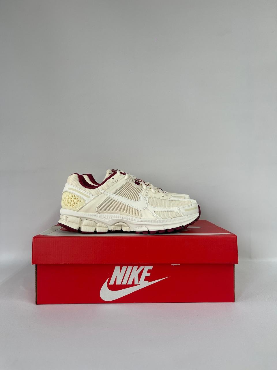 Nike Zoom Vomero 5 Valentine’s Day Women