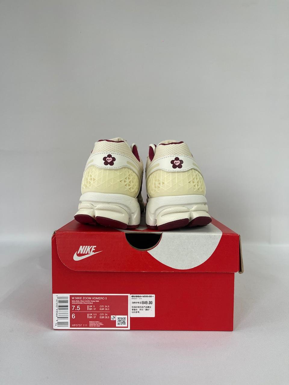 Nike Zoom Vomero 5 Valentine’s Day Women