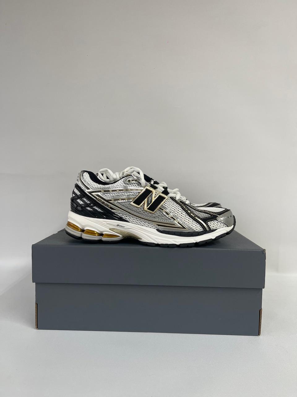 New Balance 1906R White Mettalic Gold Men’s