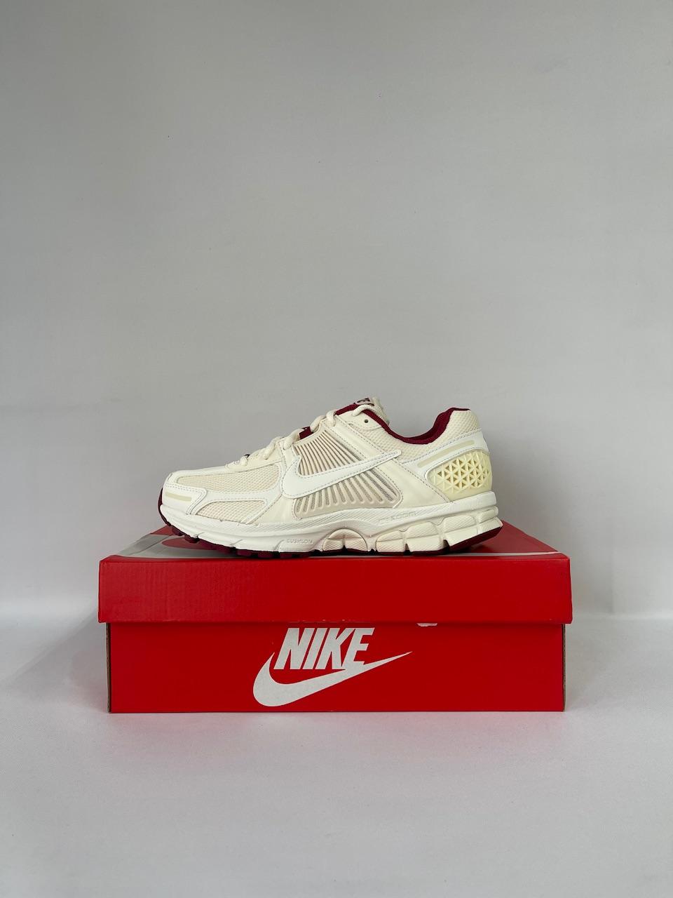 Nike Zoom Vomero 5 Valentine’s Day Women